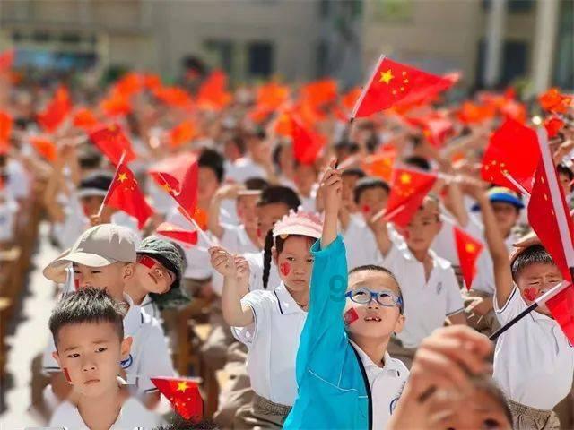 早安重庆 | 你要成为那个给自己雪中送炭的人